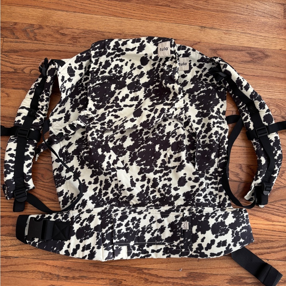 Tula Preschool black and white cow print Patterned Carrier, Nashville BRAND NEW